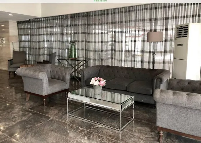 Elegantly Furnished 2 Bedroom Grand Residences Aparthotel *